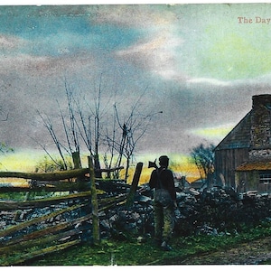 Carte postale ancienne de 1905 : une journée de travail accomplie - le voyage du paysan chez lui au coucher du soleil - scène de chalet rural, campagne nostalgique
