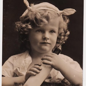 Carte postale ancienne avec photo réelle, Sweet CHILD, « Baby's Delight », publiée en 1909 (B)