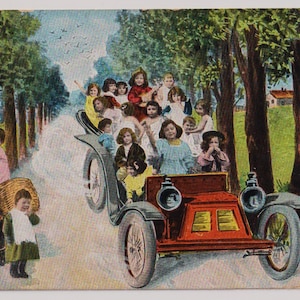 Carte postale ancienne de bande dessinée, vers 1905, MULTI BÉBÉS, avec une vieille automobile, contre un âne ! Plutôt surréaliste