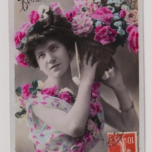 Femme française glamour, fleurs, belle mode, Bonne Annee, vraie carte postale photo française ancienne, 1908