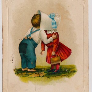 Carte postale ancienne d'artiste, BONHEUR, un garçon embrasse une fille au bonnet SOLEIL, Richard Behrendt, S.F. Publié en 1906