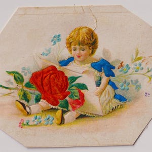 Ritagli vittoriani, c.1890-1900, RAGAZZA e ROSA e scatola regalo, applicazione in seta, novità, Chocolat Carpentier