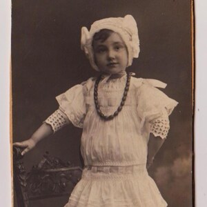 Victorian Carte de Visite Photograph, Delightful Young GIRL, Wonderful Traditional FASHION! , c1900