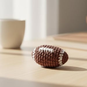 Purrby - Gehaakt rugbybal kattenspeeltje - Handgemaakt - Opties met kattenkruid en belletje