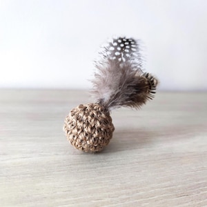 Kattenspeelgoed - Jutebal van veren (Shuttlecock) - Bel / Kattenkruid (met of zonder)