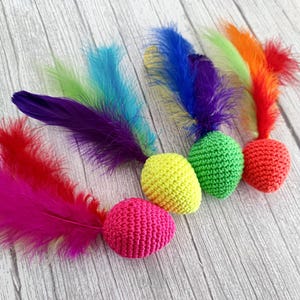 Cat toy - Fluorescent feather steering wheel - Bell / Catnip (With or without)
