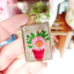 Small dried flowers necklace Handmade resin jewelry – Smile with