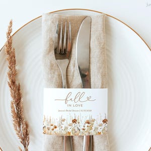 de papier peint pour la douche nuptiale Fall In Love | Ruban de serviettes pour la douche nuptiale d'automne | carte de visite pour mariage d'automne |  Rond de serviette en papier Fleurs d'automne