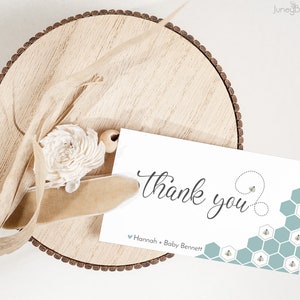 Étiquette de cadeau de naissance abeille | Étiquette-cadeau de baby shower Mommy to Bee | Étiquette de remerciement en nid d'abeille et abeilles | Modèle de balise modifiable