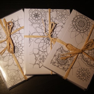 Confezione da 5 biglietti di auguri originali con design floreale, da colorare per adulti, biglietti da colorare