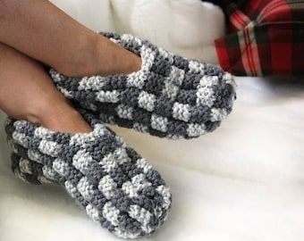 Pantoufles tricot femme 100% acrylique / knitted slippers women / cadeau pour femme / gift for her / vegan yarn / fil végétalien