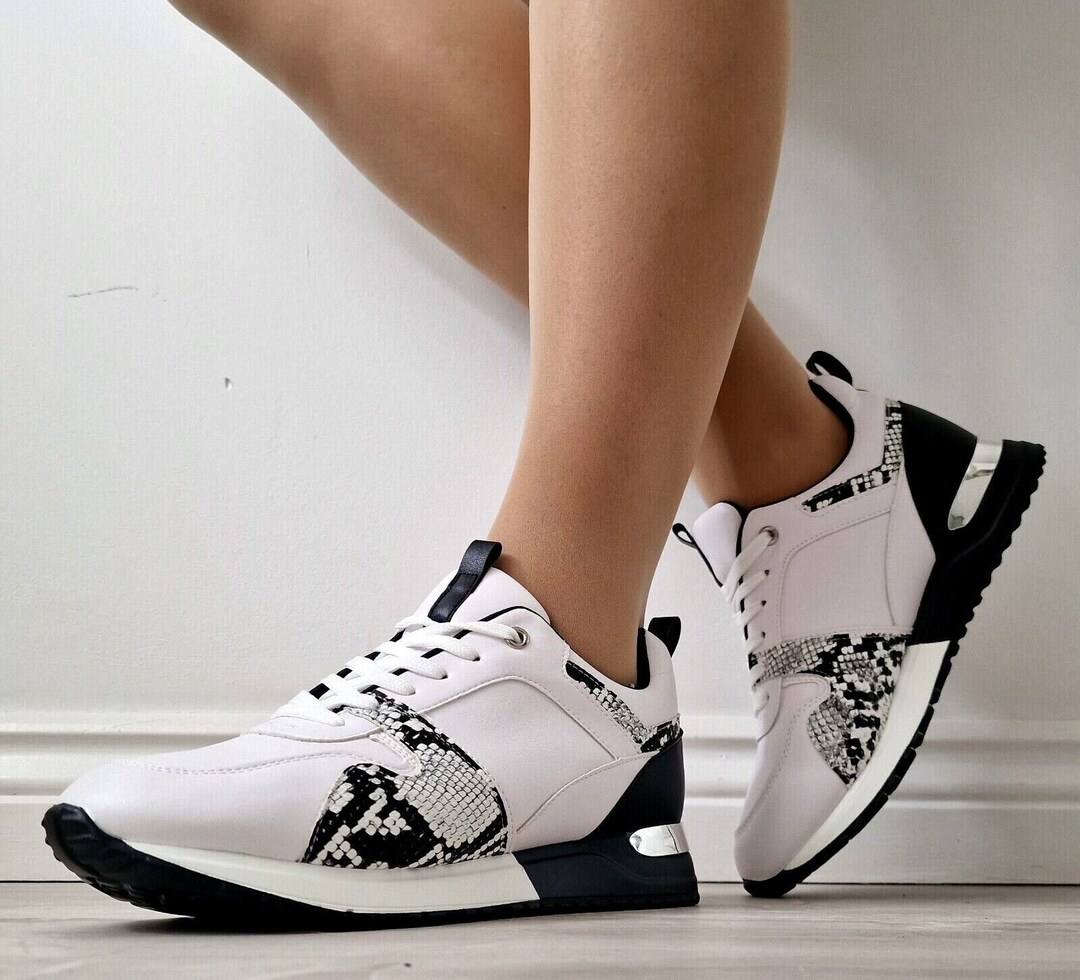 MID-TOP SNEAKERS IN WHITE MIX BLACK PERFORATED LAMBSKIN