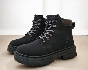 Ladies Black Chunky Lace-Up Work Boots Platform Sole Faux Leather Unisex Style