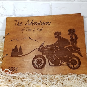 Libro degli ospiti per matrimonio in montagna Libro degli ospiti per matrimonio in legno Avventura in motocicletta Libro degli ospiti per matrimonio rustico in legno Coppia su moto Libro degli ospiti per bici Libro degli ospiti in abete rosso