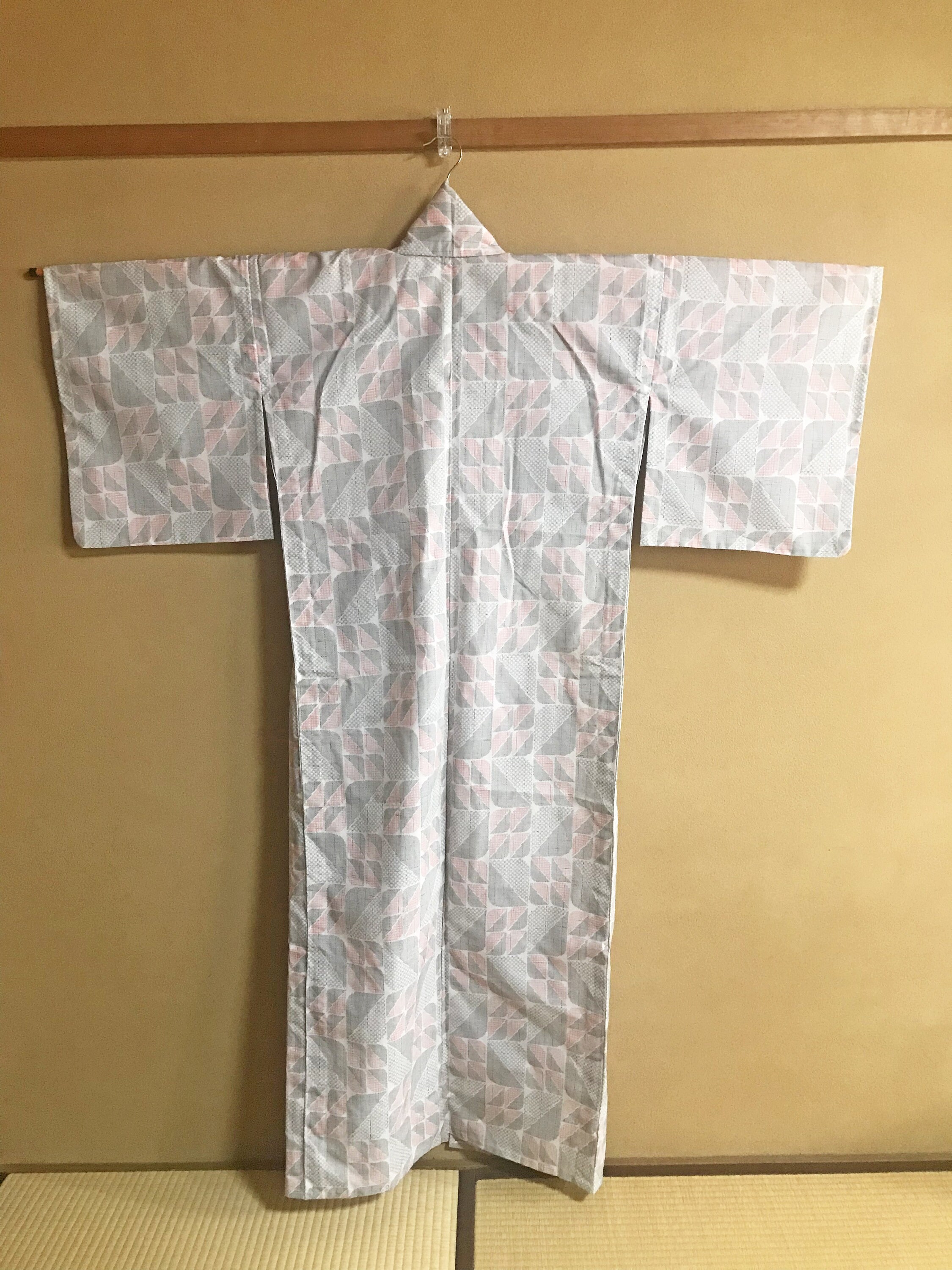 Japanese vintage kimono is a Geometric pattern Etsy