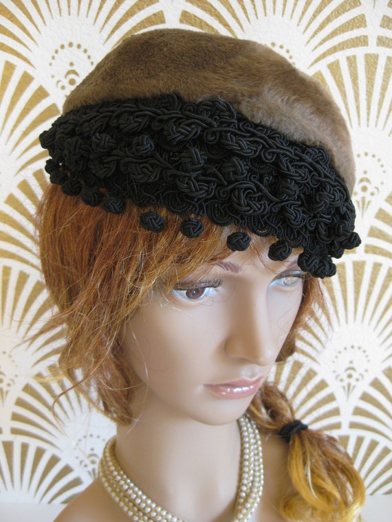 HATTIE CARNEGIE Vintage Hat, Signed, Haute Coutur… - image 2
