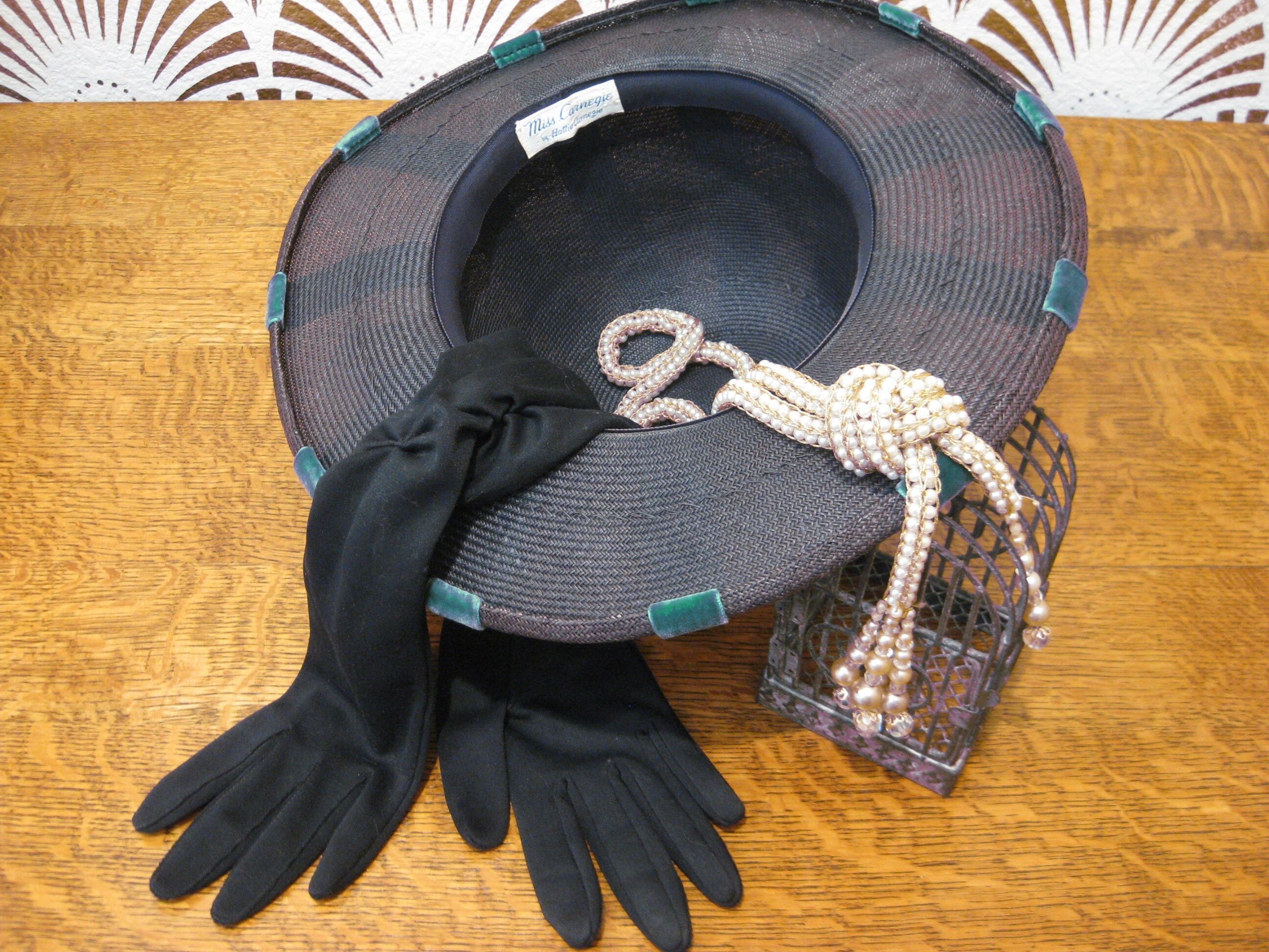 Vintage Miss Carnegie by Hattie Carnegie Metallic Gold Velvet Hat Stylish Vintage 1950-60 Hattie Carnegie Miss Carnegie Velvet  main image 2