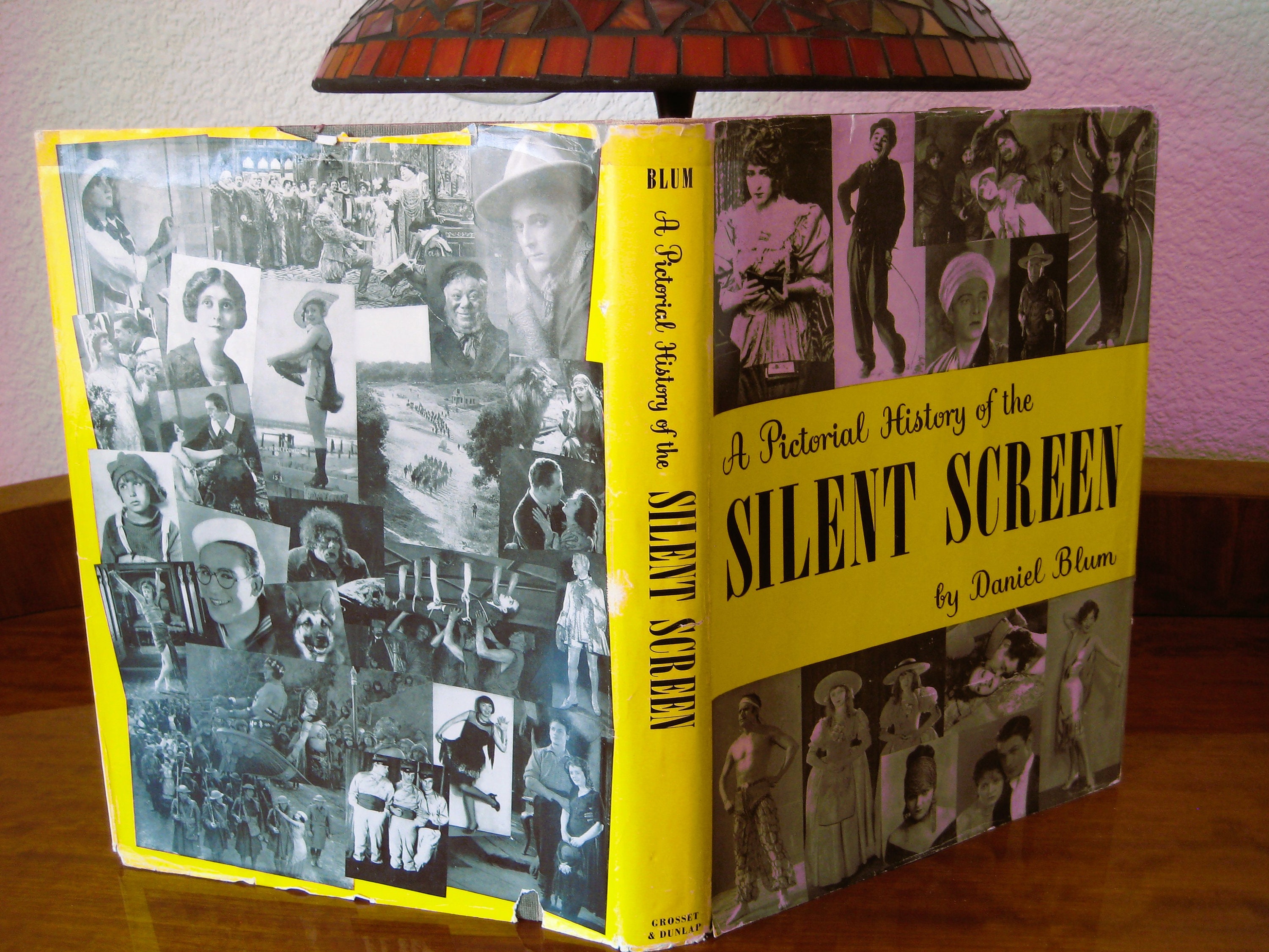 洋書 A Pictorial History of the Silent Screen A Pictorial History of the Silent Screen by Daniel C. Blum