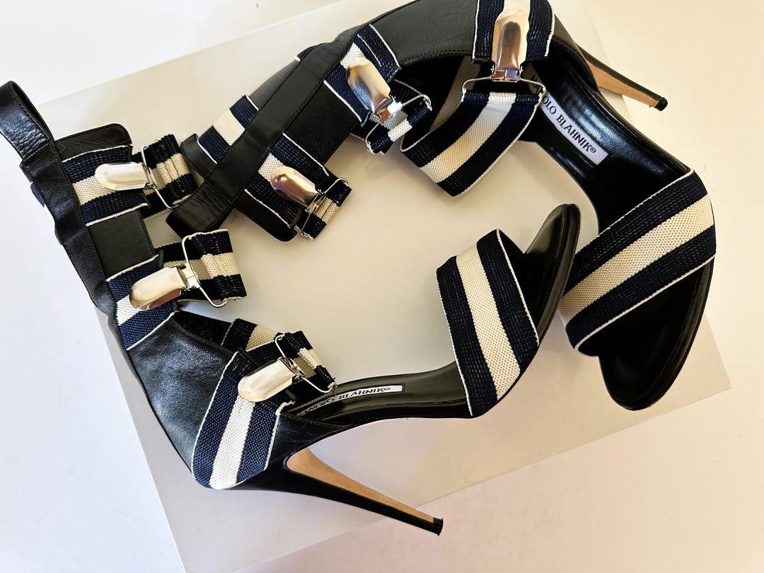 Escarpins Manolo Blahnik Noir Avec Couture Ivoire - Taille 37, Talons Hauts, Style Slingbacks