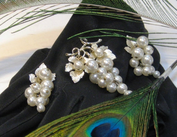 Vintage Judy Lee Brooch and Earring Set Gold Leaf and Rhinestones