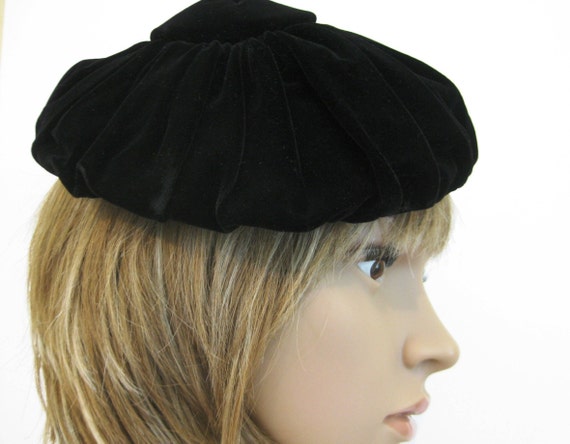 HATTIE CARNEGIE, Vintage Hat, Signed, Haute Coutu… - image 2