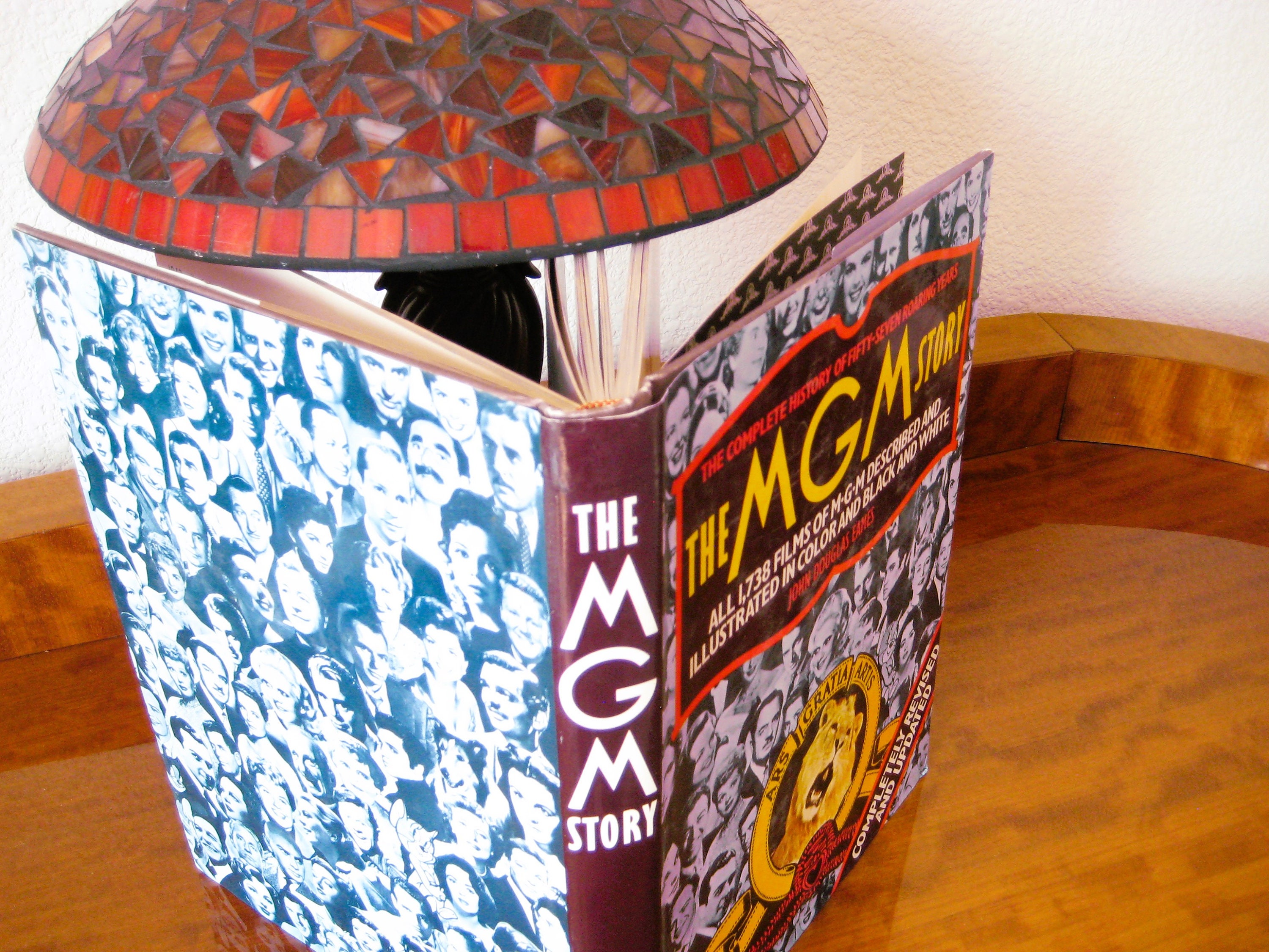 洋書 THE MGM Story by John Douglas Eames The MGM Story: The Complete History of Fifty Roaring Years