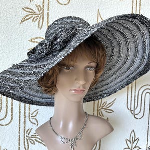 Schiaparelli Vintage Straw Hat - Etsy display picture 1