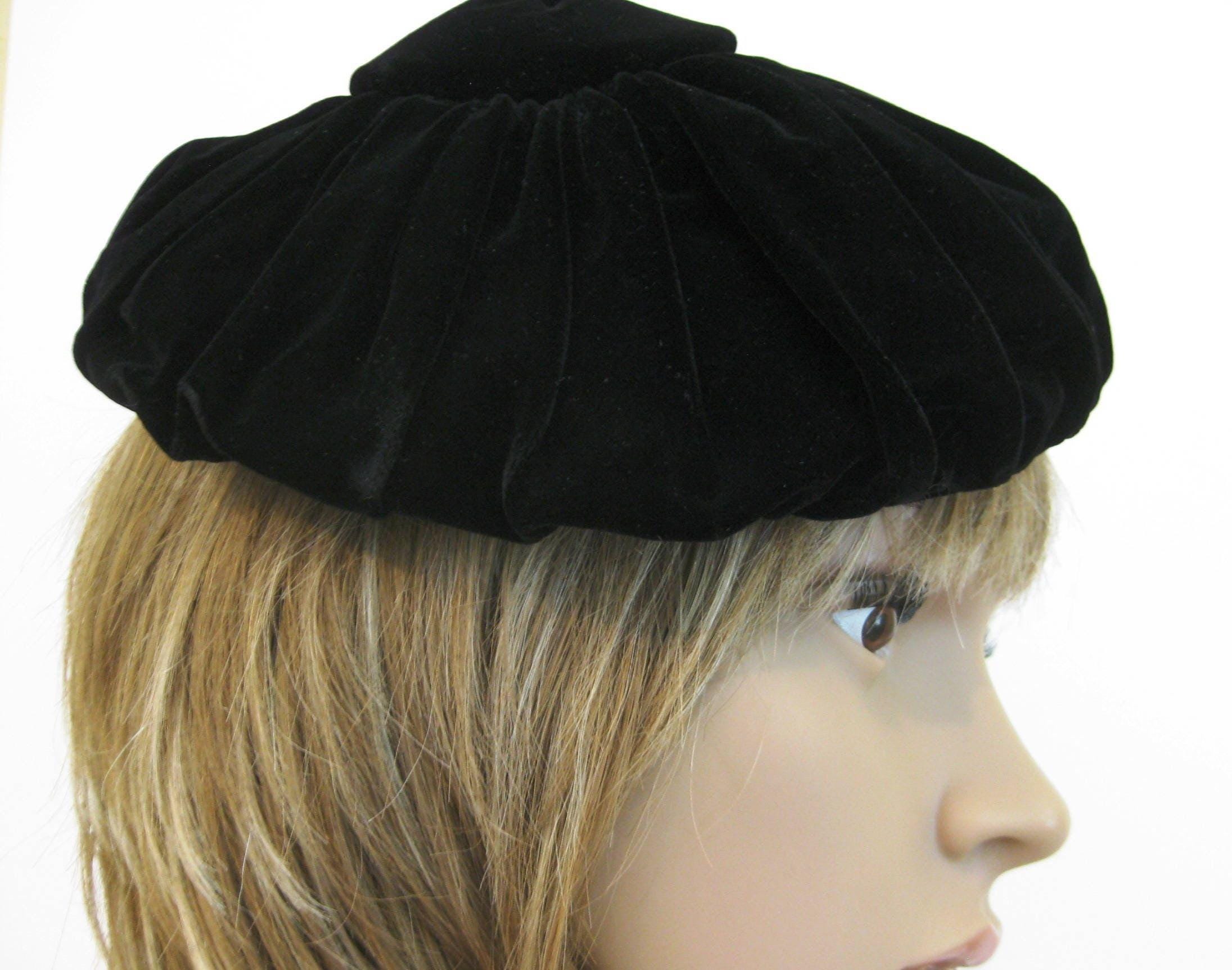 Chapeau Vintage Années 50 Hattie Carnegie - Plumet Pêche Pâle, Velours Fleur, Occasion Excellent état