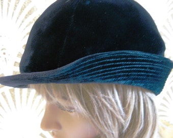 CHRISTINE ORIGINAL, Designer Vintage Hut, luxuriöser und üppiger dunkelblauer Samt, Cloche/Fedora Stil, 1970er Jahre, So Chic!