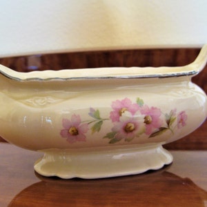 HOMER LAUGHLIN Made in USA, Gravy Boat, Virginia Rose Pattern, D52N8, Vintage, Pink Flowers, Platinum Silver Trim, Estate Find, Beautiful