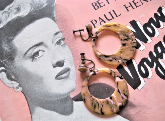 Vintage Dangle Hoop Earrings, Variegated Coloring… - image 8