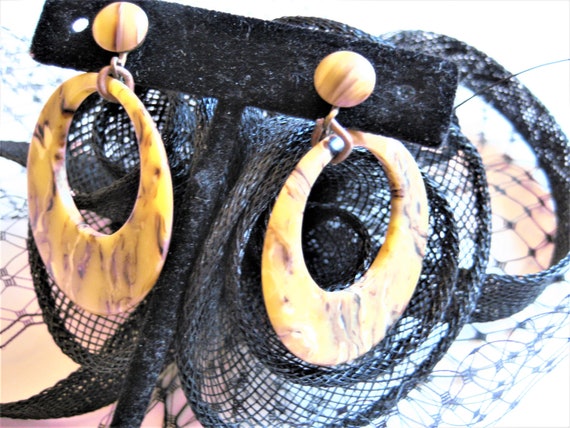Vintage Dangle Hoop Earrings, Variegated Coloring… - image 4
