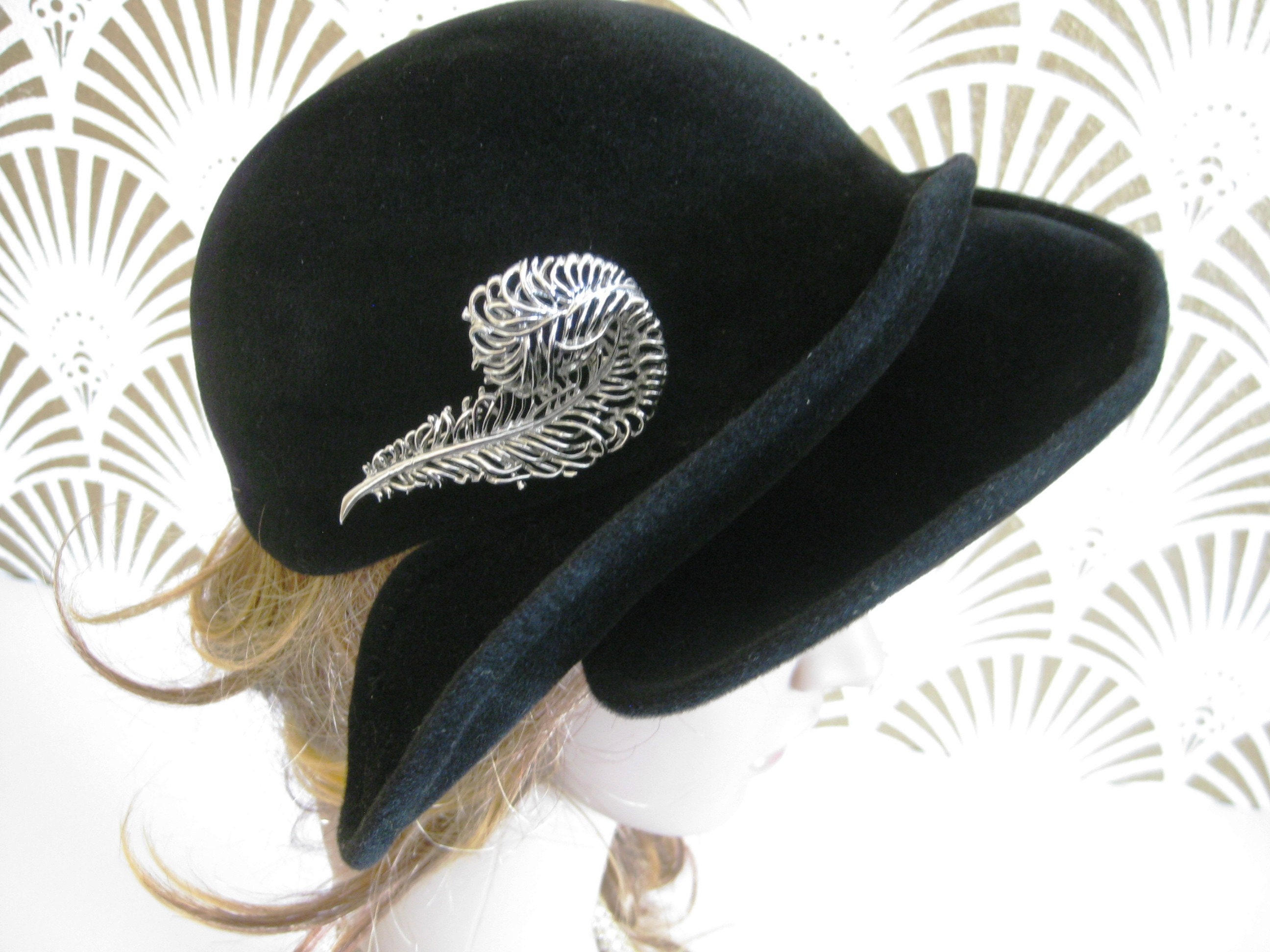 BORSALINO VTG Odette i4629 Black Women\'s Hat Italian Cloche w ribbon Felt Fur M Vintage Borsalino Cloche Hat: Black Plush Fabric, Made in  main image 4