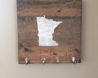 State key holder with hooks