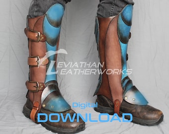 Puede incluir: Un par de botas altas de cuero marrón con detalles en cuero azul y hebillas. Las botas tienen un aspecto desgastado y están decoradas con tachuelas metálicas. El texto "Descarga digital" es visible en la parte inferior de la imagen.
