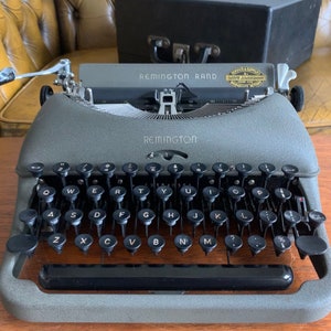 Beautiful, working Remington Rand Typewriter with original case
