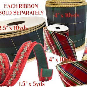 Könnte beinhalten: Mehrere Rollen Zierband mit verschiedenen Karomustern in Rot, Grün und Blau mit Goldrand. Der Text lautet EACH RIBBON SOLD SEPARATELY, 6,35 cm x 9,14 m, 10,16 cm x 9,14 m und 3,81 cm x 4,57 m. Ein rotes Band hat eine strukturierte Mitte.