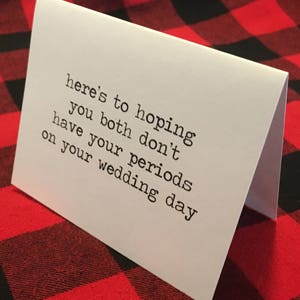 hier is de hoop dat jullie allebei niet ongesteld worden op je trouwdagkaart//lesbische trouwkaart/grappige lesbische kaart/lesbische verloving