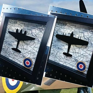 RAF - DeHavilland Mosquito / Hawker Typhoon over France - Gerahmte Karte Bild WW2