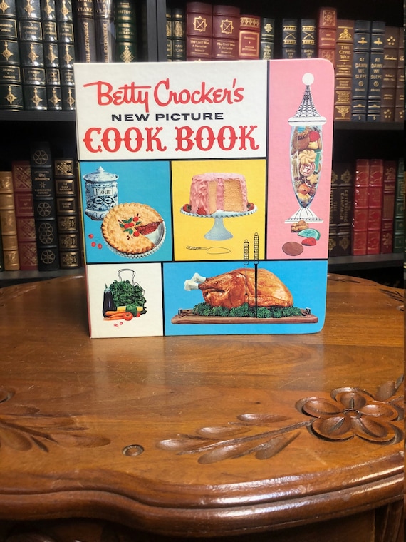 Betty Crocker's New Picture Cook Book (five Ring Binder