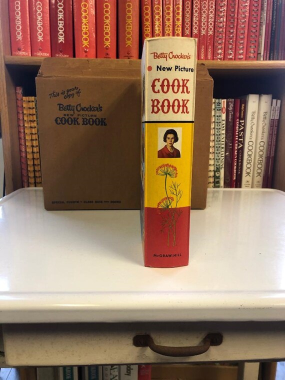 Betty Crocker's New Picture Cook Book 1961 W/box (1st