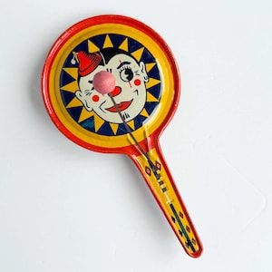 Vintage Metall Krachmacher - Mitte des Jahrhunderts rot und gelb Clown Spielzeug / Klöppel - Kirchhof Made in USA Silvester Dekor - Party Favor