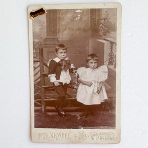 Antikes Vintage Kabinett Foto von Geschwistern aus Philadelphia, PA