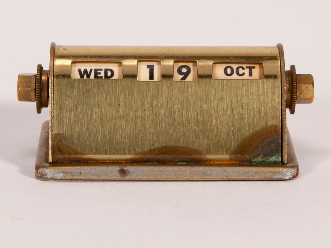 vintage-metal-perpetual-desk-calendar-revolving-manual-rolling-calendar