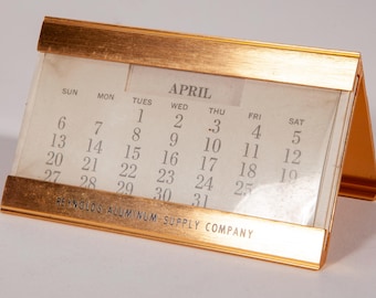 Calendario perpetuo vintage de metal de latón de mediados de siglo - Soporte de caballete