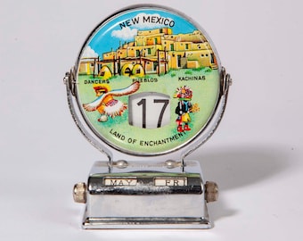 Calendario perpetuo vintage con diseño desplegable: accesorio de escritorio funcional con iconos de Nuevo México.
