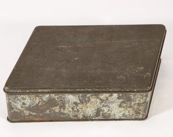 Caja metálica vintage inusual en forma de paralelogramo - Lata plateada con tapa extraíble