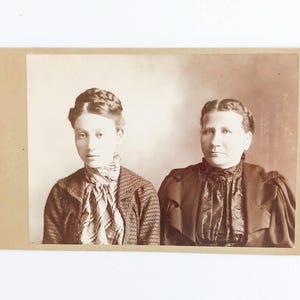 Antikes Kabinett Foto: Mutter und Tochter, c. 1910er Jahre
