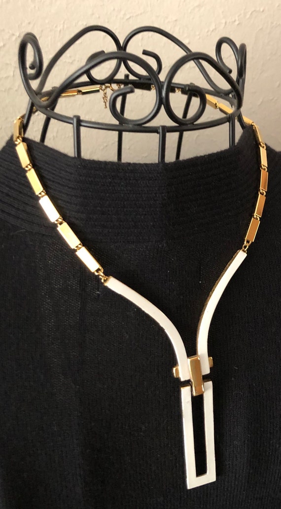 Vintage Trifari Geometric White & Gold-tone Neckl… - image 6