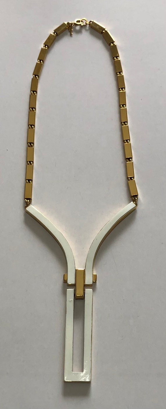 Vintage Trifari Geometric White & Gold-tone Neckla